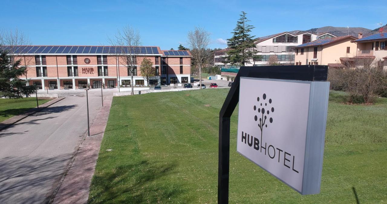 Hub Hotel Губбио Экстерьер фото