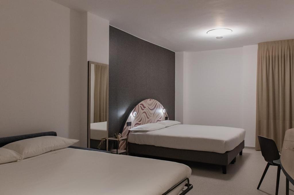 Hub Hotel Губбио Экстерьер фото