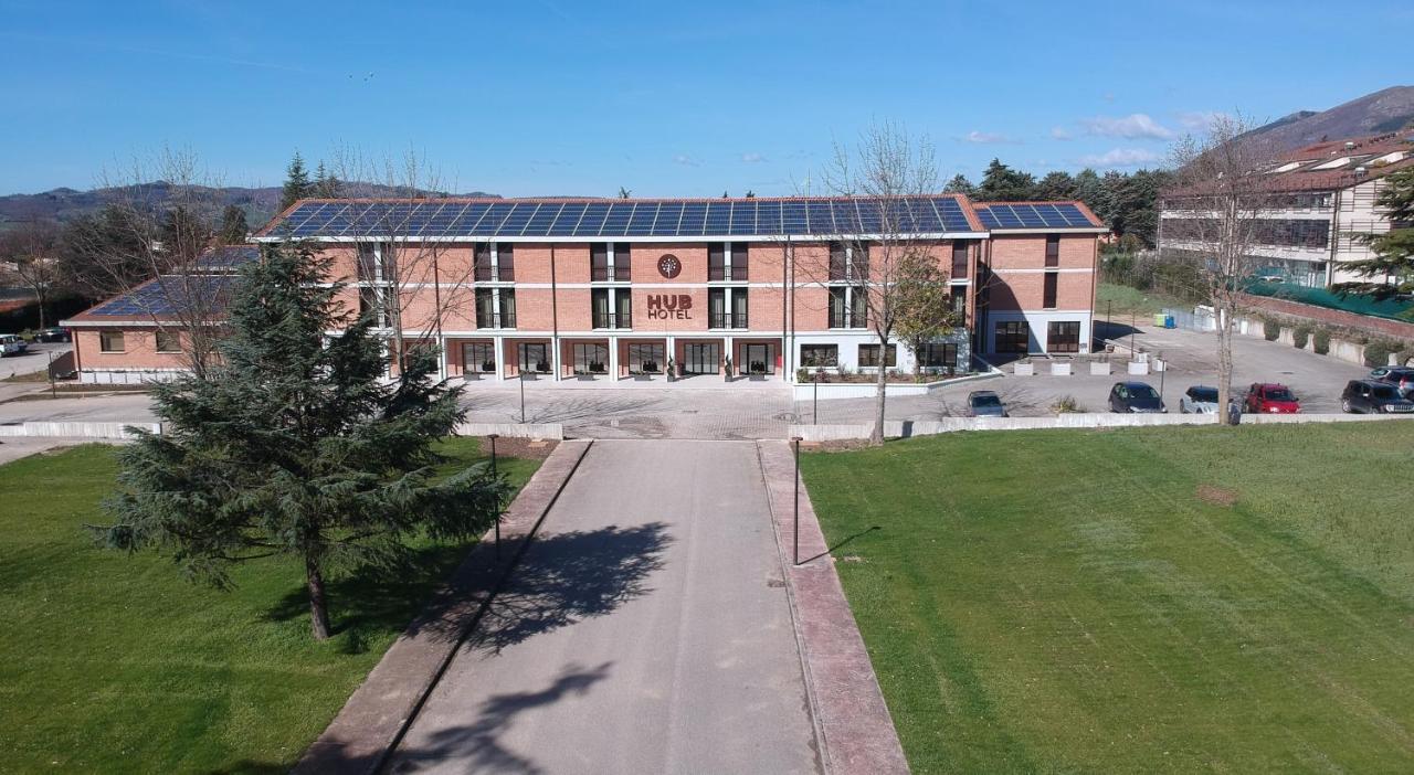 Hub Hotel Губбио Экстерьер фото