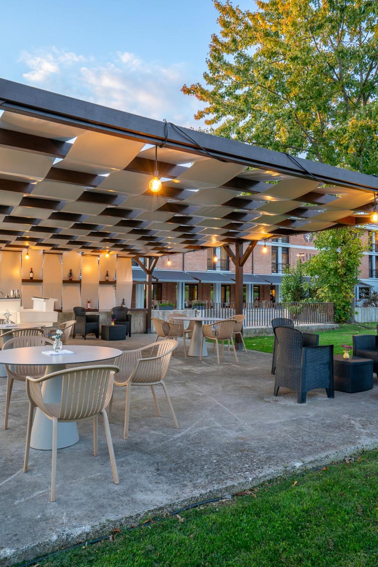 Hub Hotel Губбио Экстерьер фото