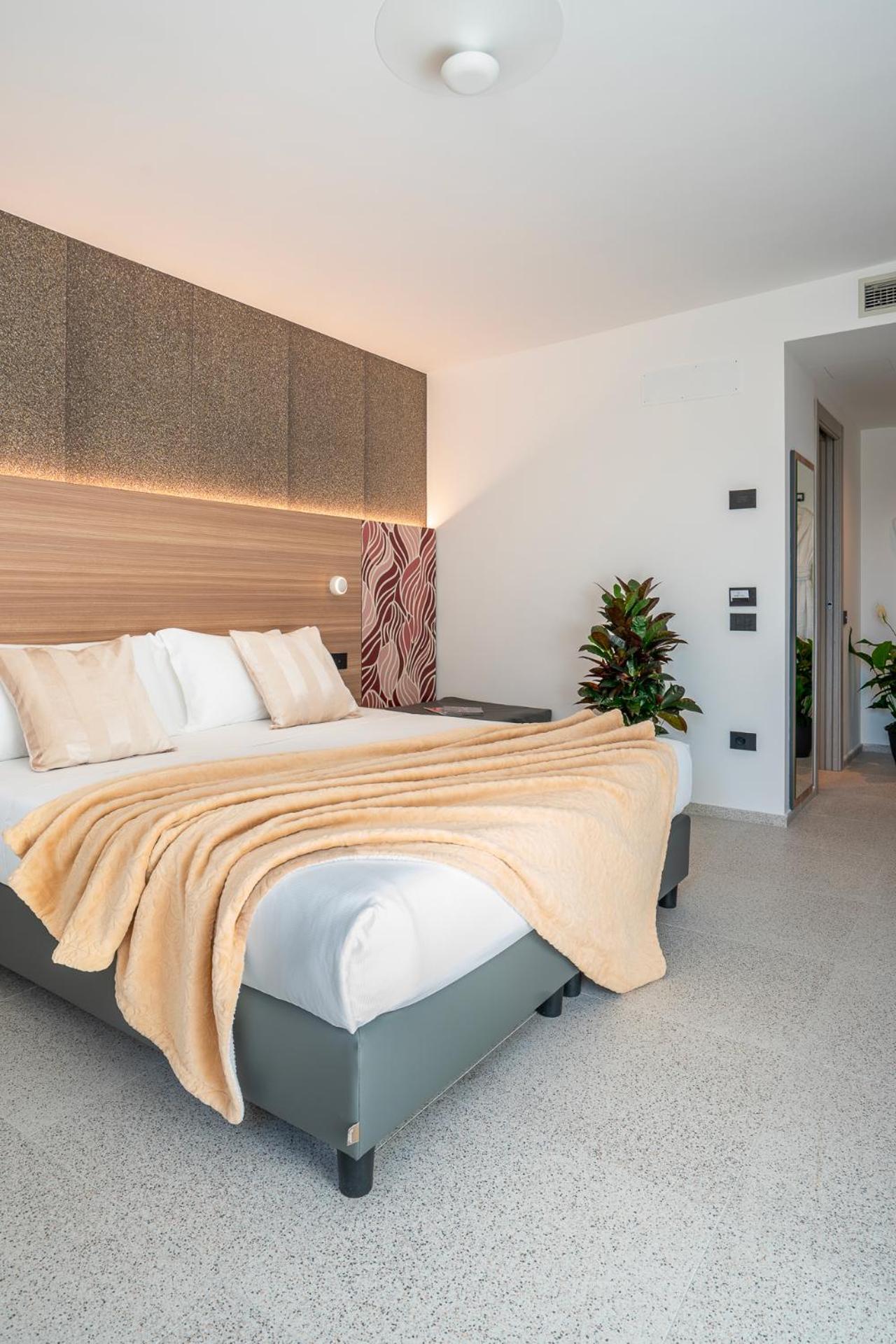 Hub Hotel Губбио Экстерьер фото